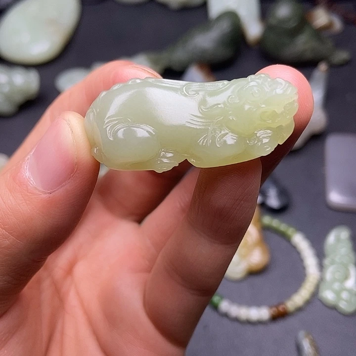 未镶嵌和田玉挂件