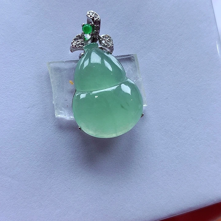 翡翠银S925镶嵌颈饰翡翠