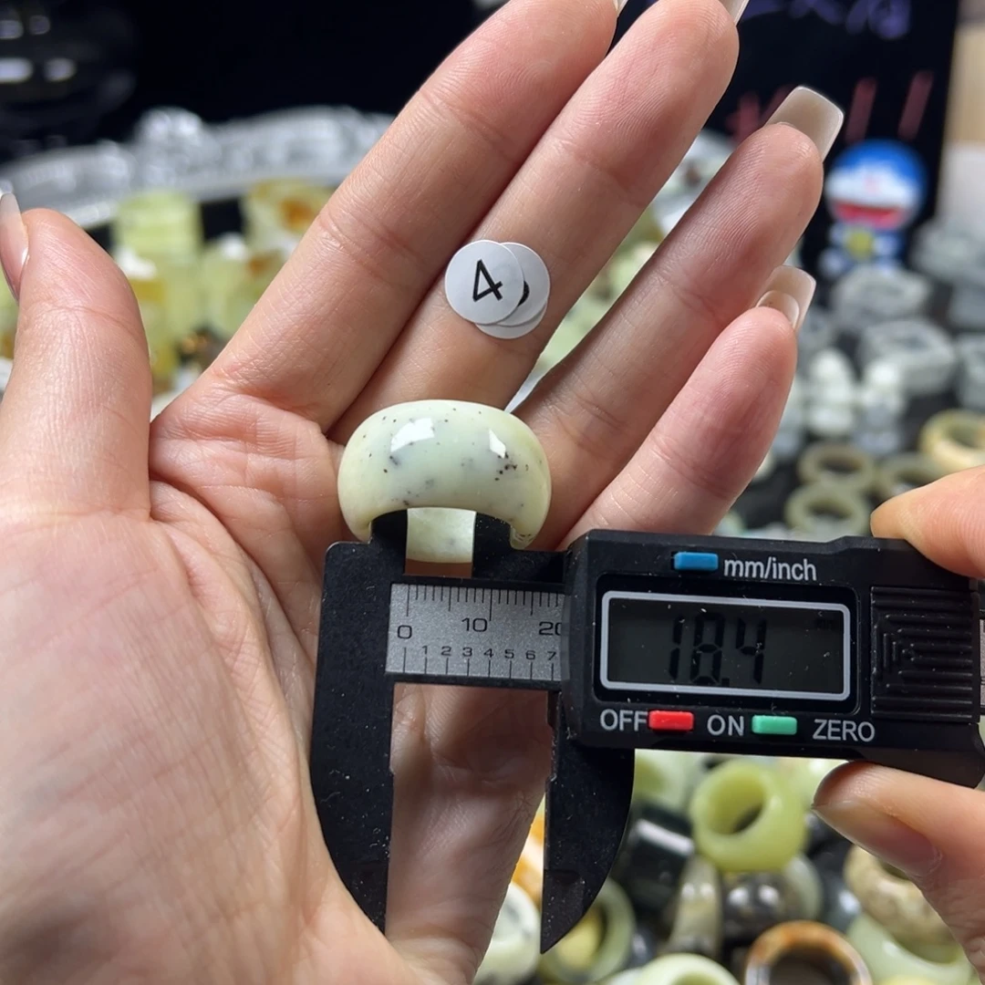 蛇纹石玉未镶嵌戒指