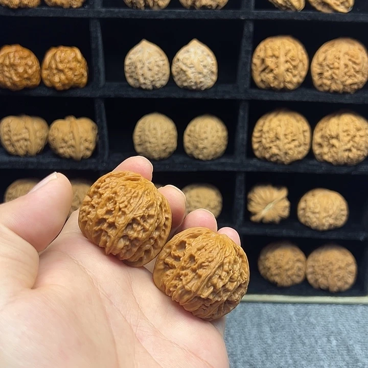 文玩核桃吊坠磨盘