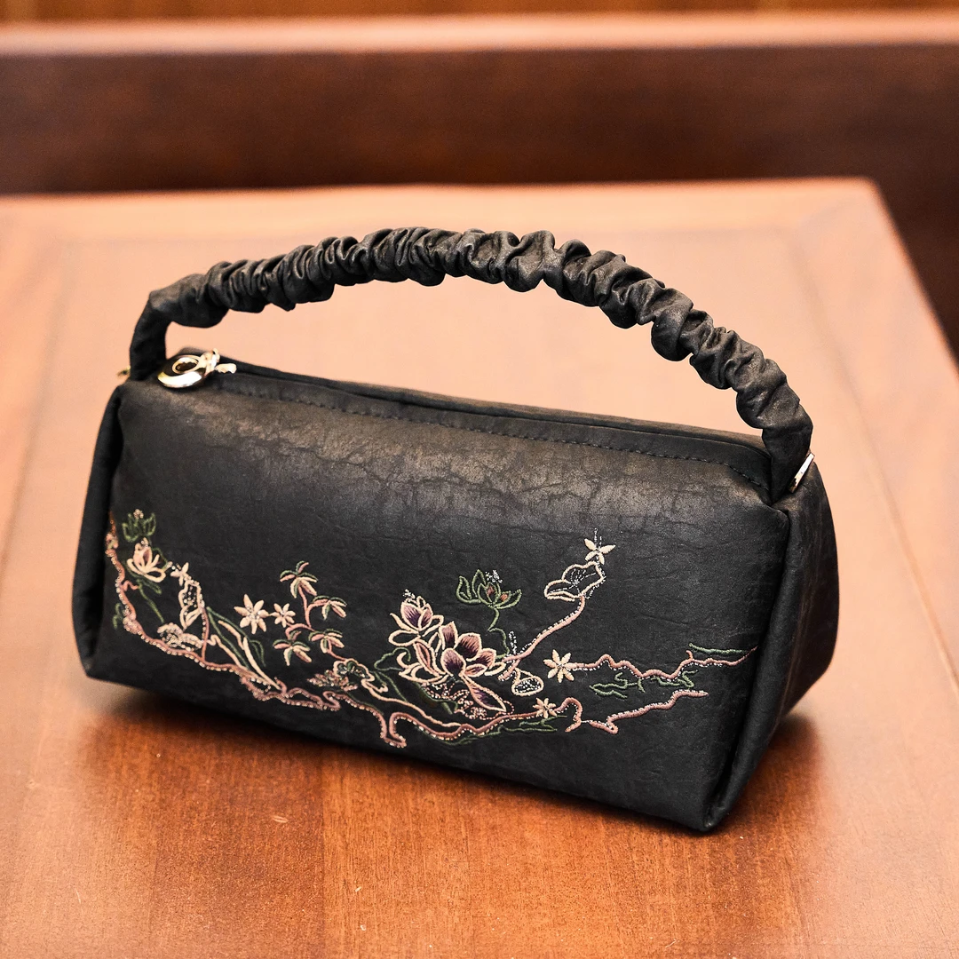 香云纱桑蚕丝手工制作重工刺绣红云纱休闲百搭手拿包