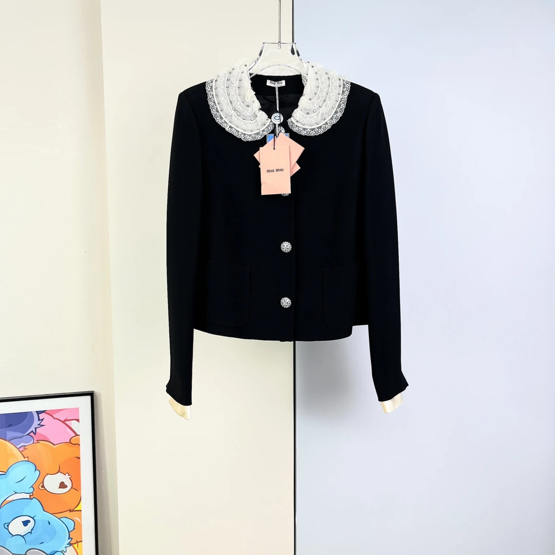 全新未使用 MIU MIU/缪缪 外套/42码/Xsp33012