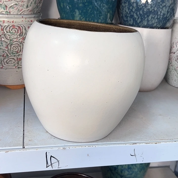 紫砂花盆口20.5高24。。。。。。。。。。。。。。。