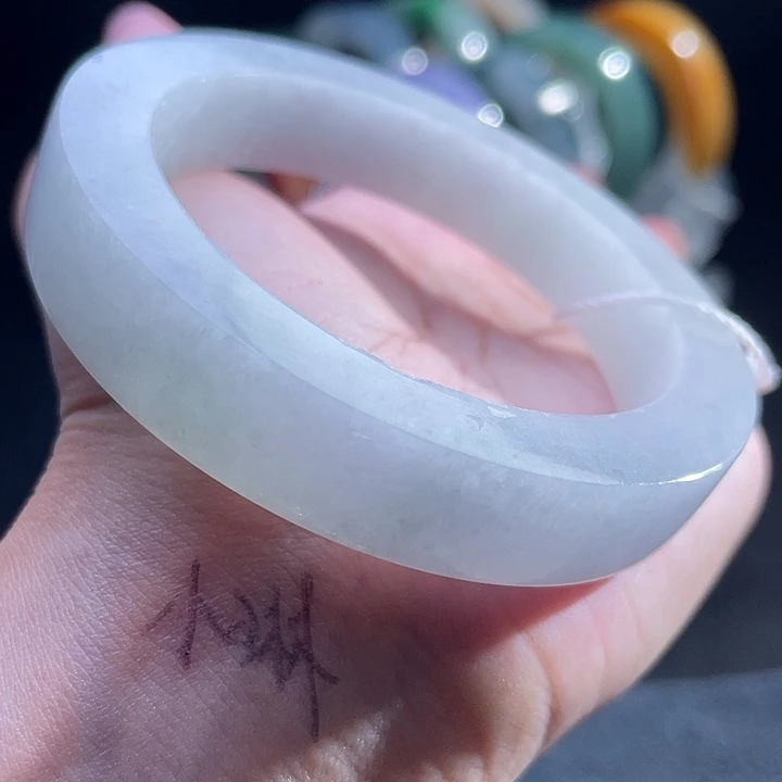 定制翡翠未镶嵌翡翠手镯