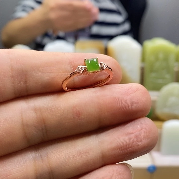 未镶嵌戒指和田玉