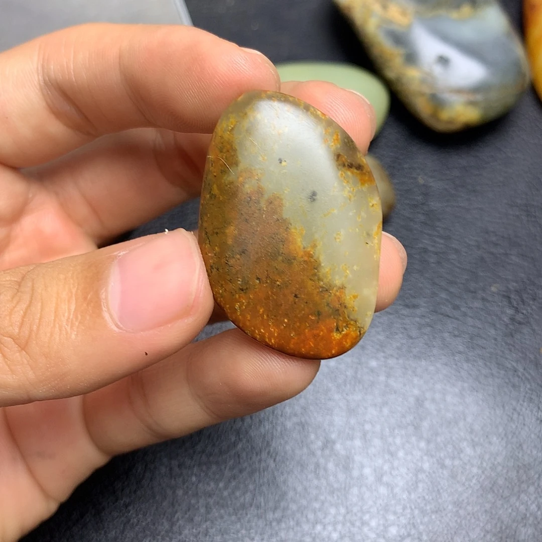 未镶嵌和田玉（糖玉）挂件