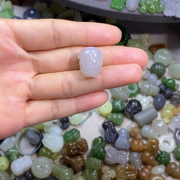 未镶嵌和田玉挂件