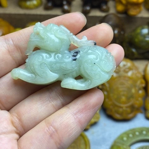 未镶嵌蛇纹石玉颈饰09