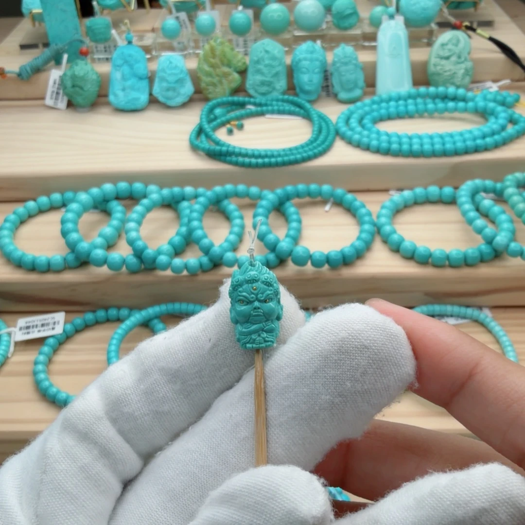 绿松石未镶嵌珠宝奇石