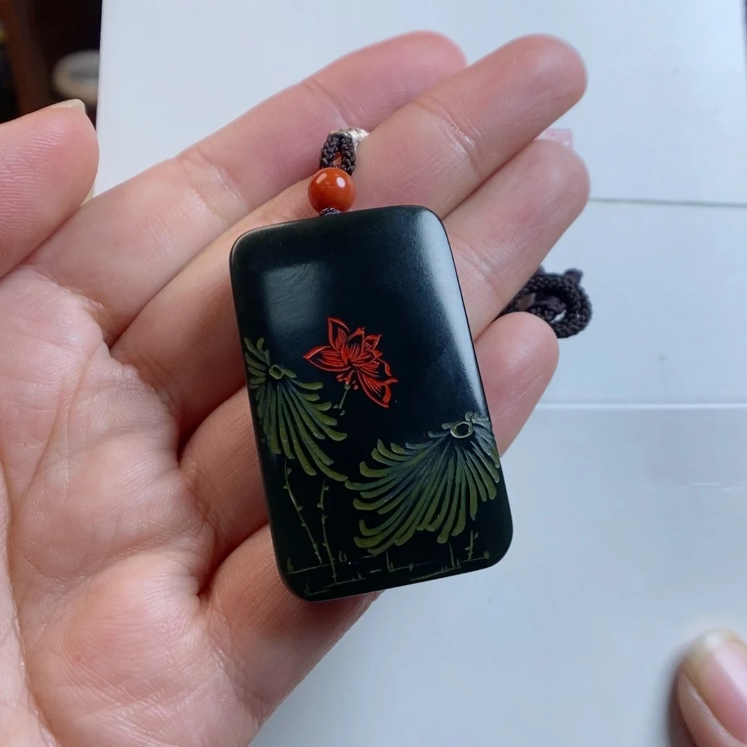 和田玉颈饰未镶嵌沙枣青