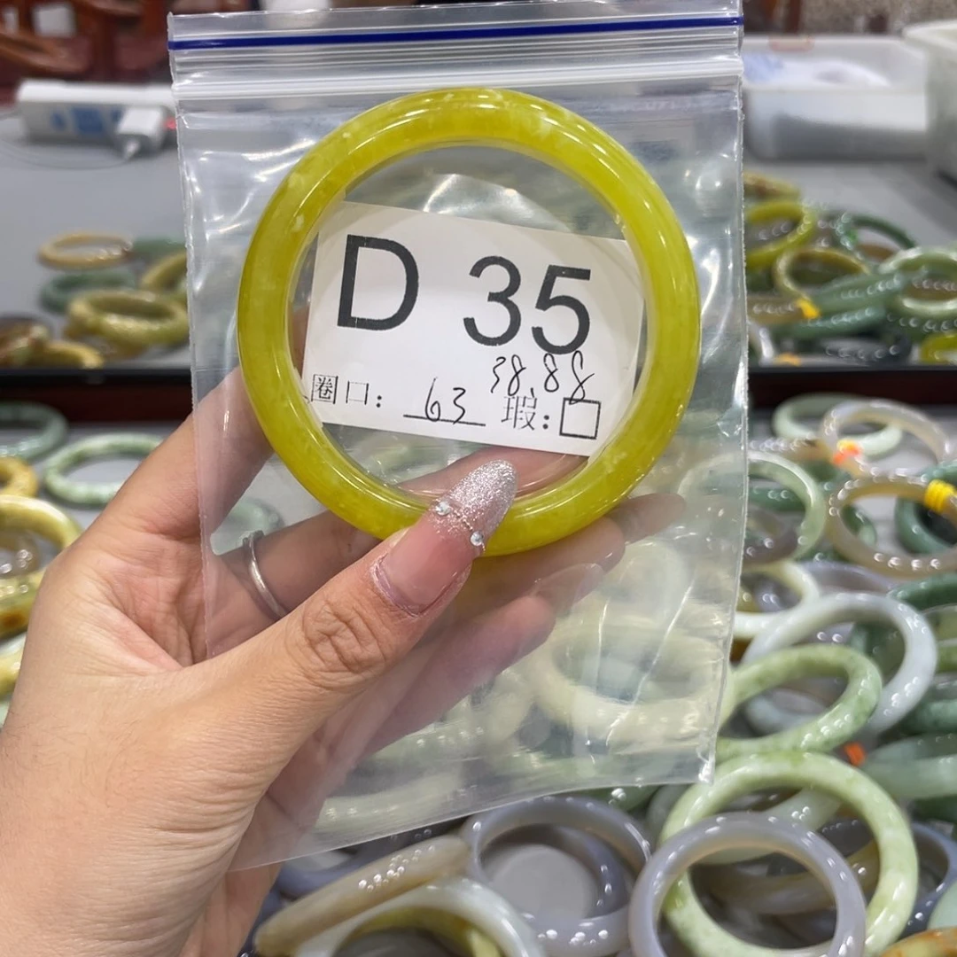 未镶嵌蛇纹石玉颈饰~*✔