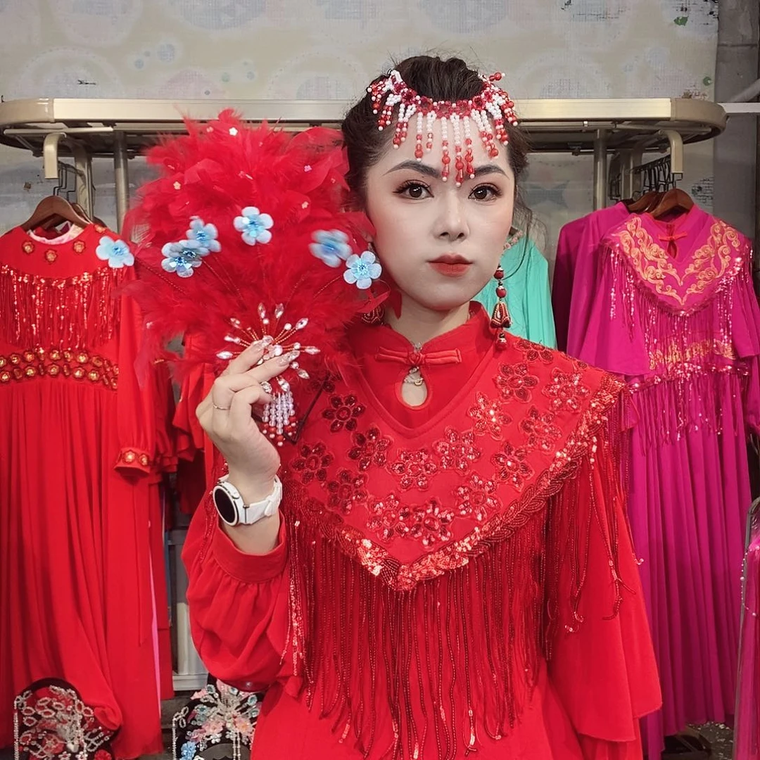 红色二件套羽毛头帘