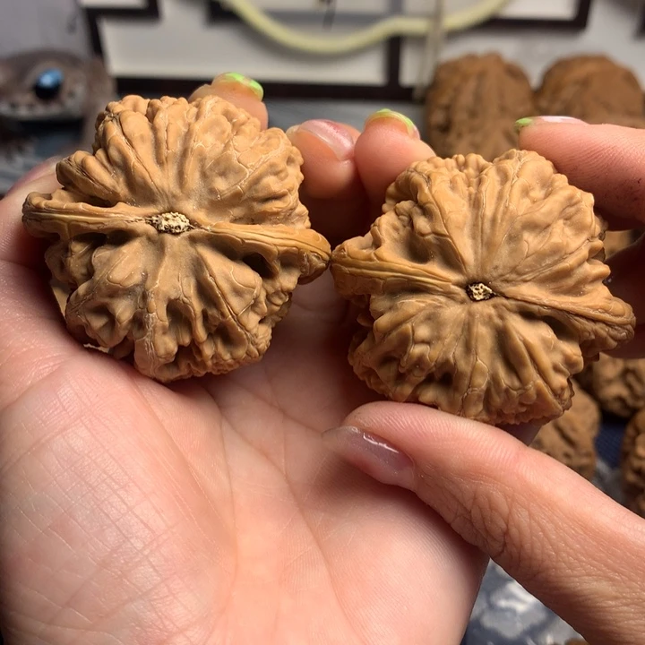 吊坠文玩核桃孙**棒粗筋