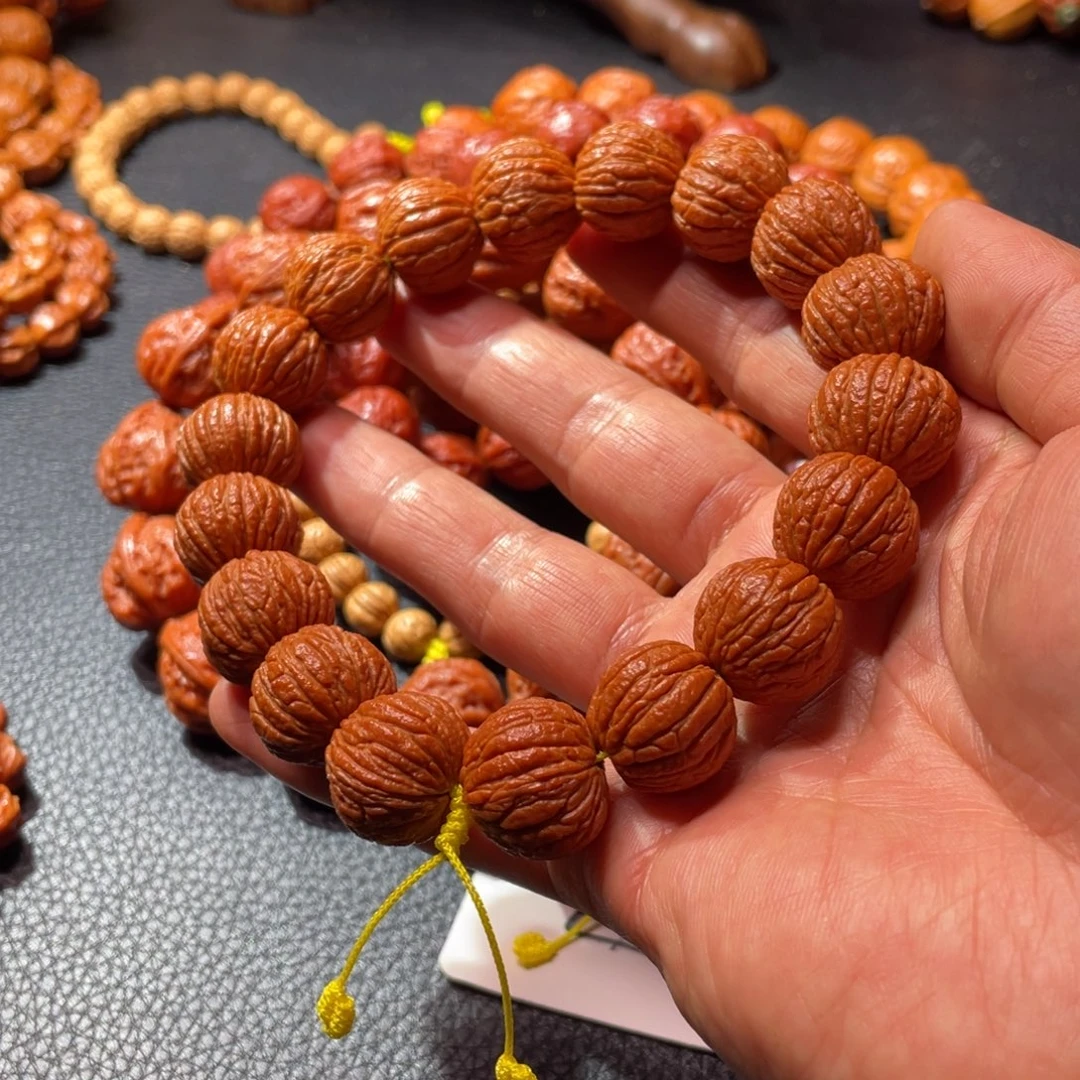 文玩核桃手串双十一购物狂欢节