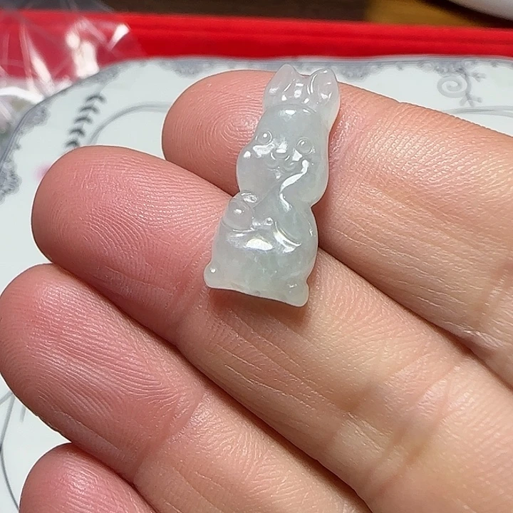 翡翠未镶嵌颈饰天然缅甸翡翠小白兔