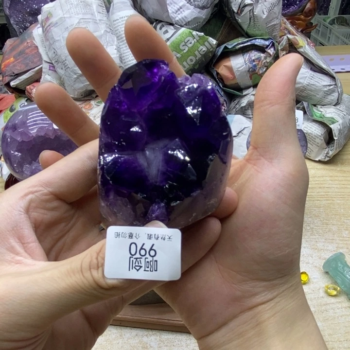 未镶嵌紫晶大型摆件（非配饰）小****?