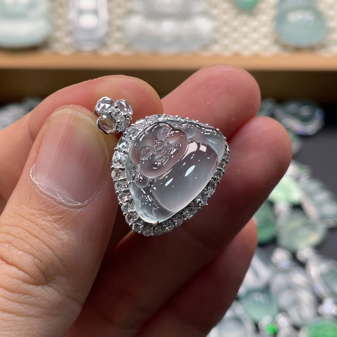 翡翠18K金镶嵌颈饰佛公