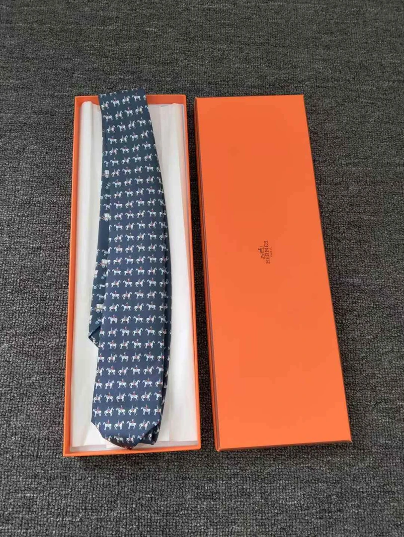 99新 Hermes/爱马仕 葡萄籽奢潮/HERMES 满logo领带全套/