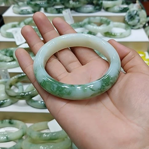 我***～未镶嵌透闪石-蛇纹石玉手镯