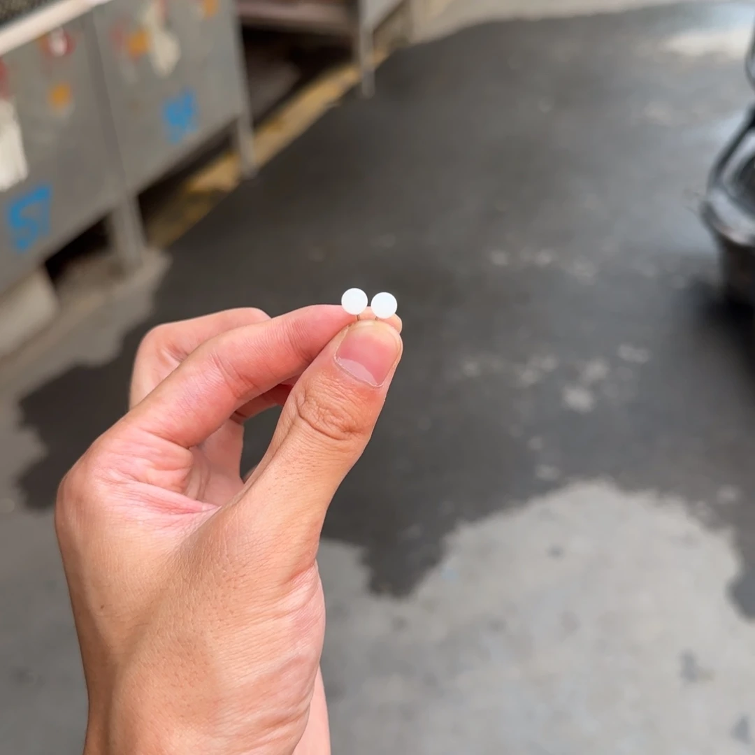 和田玉未镶嵌耳饰