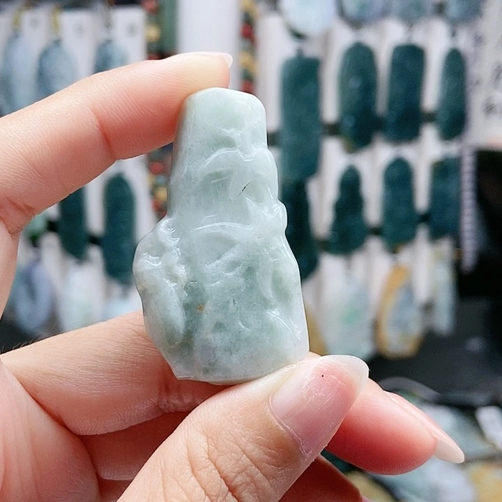 颈饰足铂镶嵌翡翠翡翠