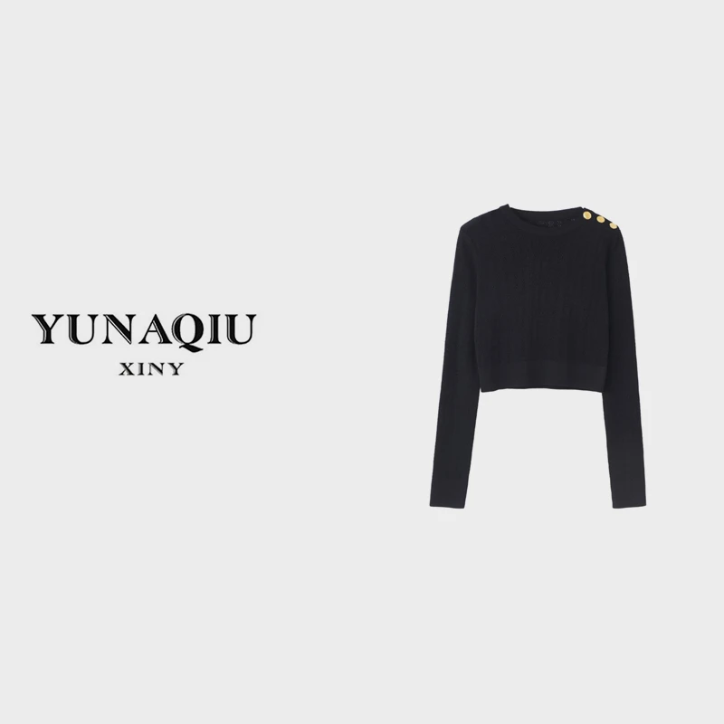YUNAQIU时尚针织衫女秋冬新品长袖镂空时尚圆领修身上衣-0849