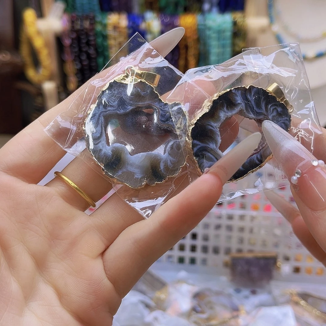 未镶嵌玛瑙/玉髓珠宝半成品/共生吊坠