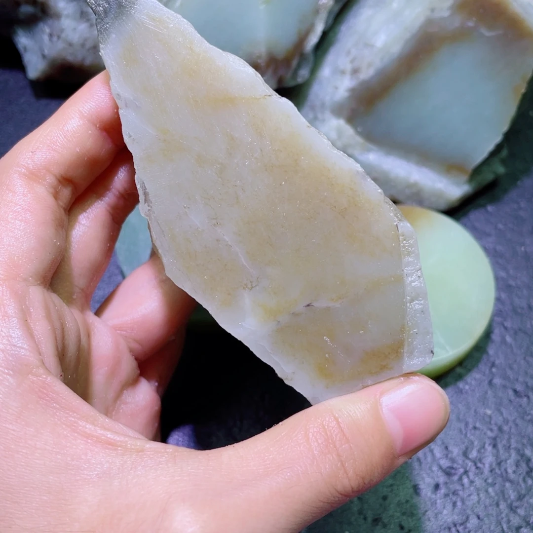 和田玉未镶嵌珠宝半成品