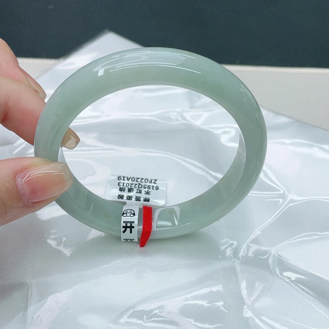 翡翠手镯未镶嵌正61.3