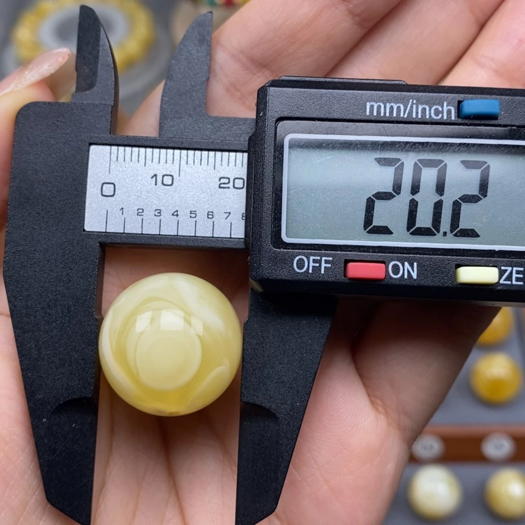 未镶嵌琥珀珠宝奇石