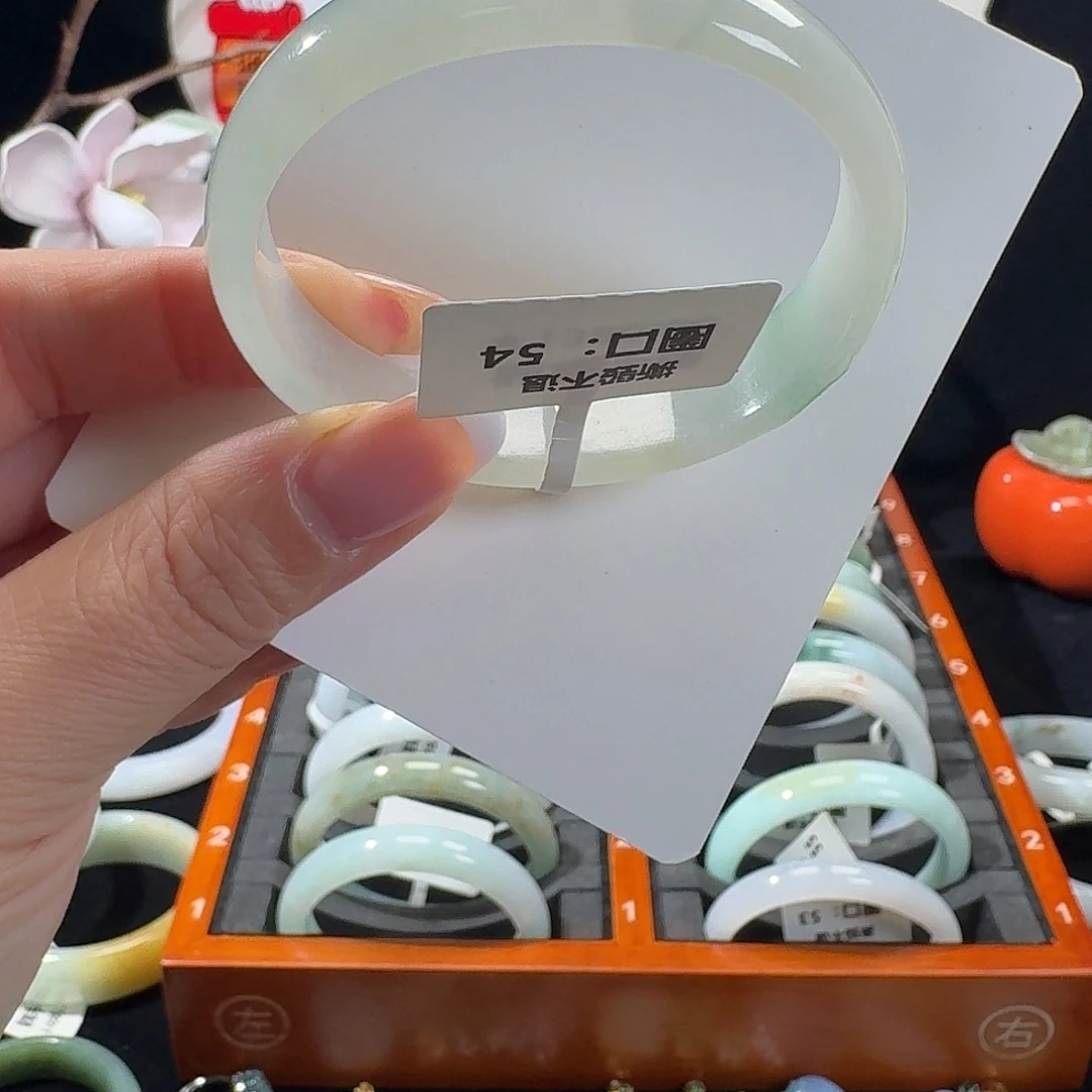 翡翠未镶嵌手镯54贵妃镯