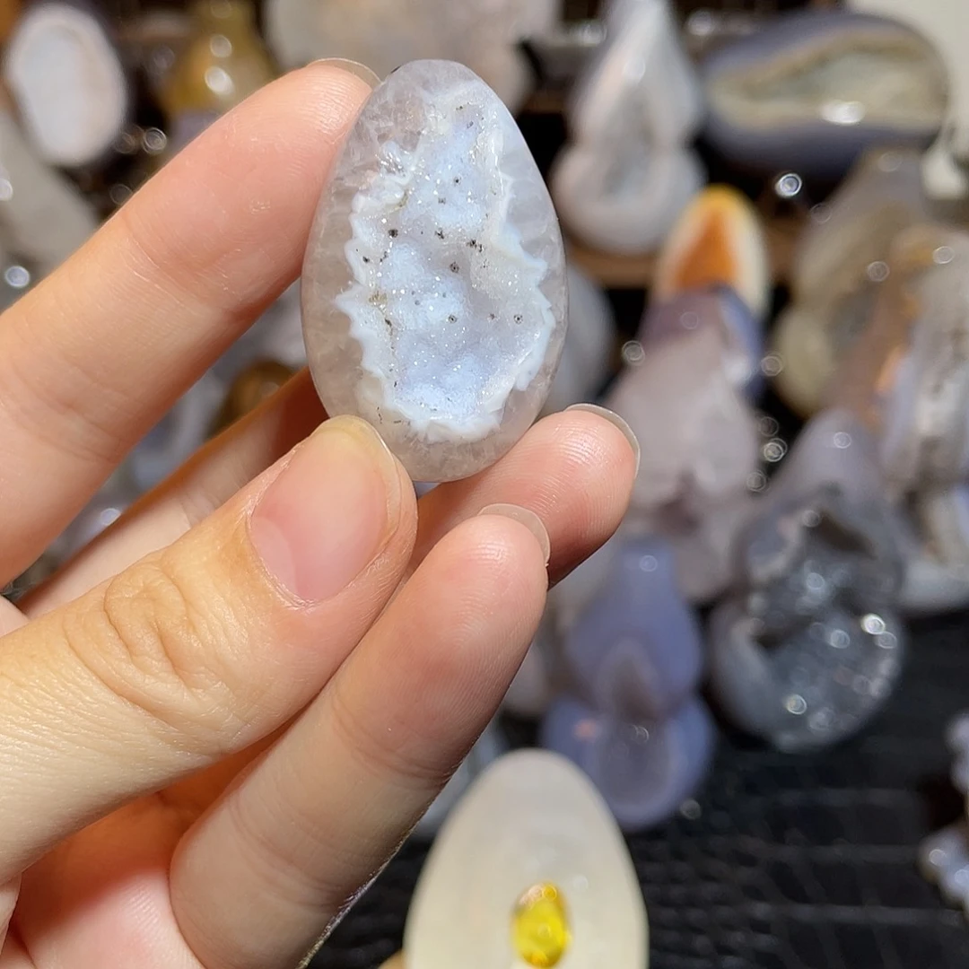 未镶嵌水晶大型摆件（非配饰）