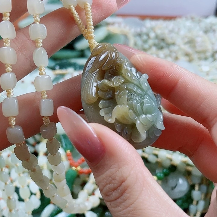 颈饰未镶嵌和田玉