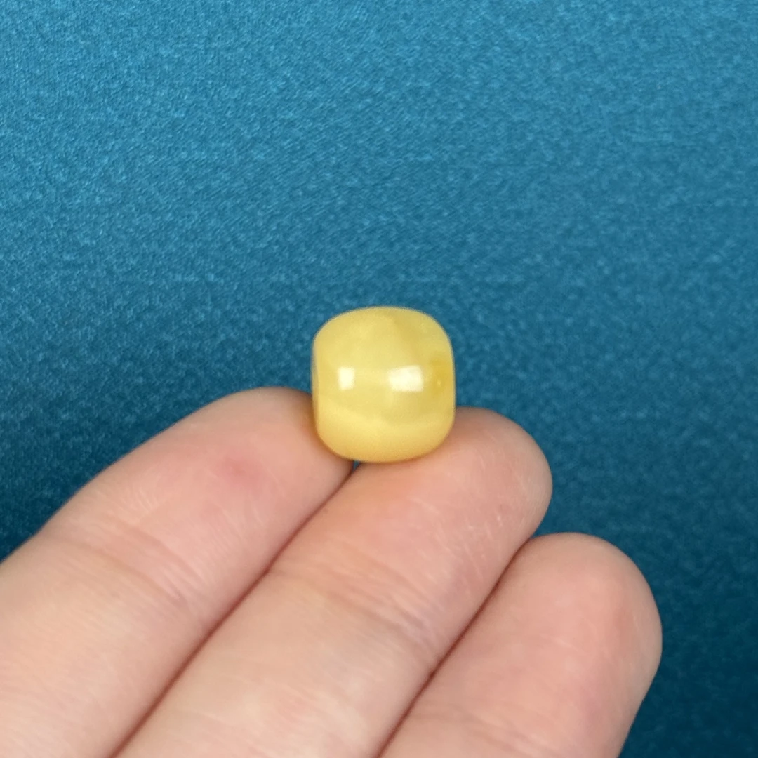 B9447天然原矿蜜蜡 微瑕老型11.5*10.2mm支持复检假一罚十