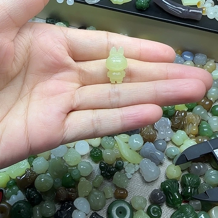 未镶嵌和田玉挂件
