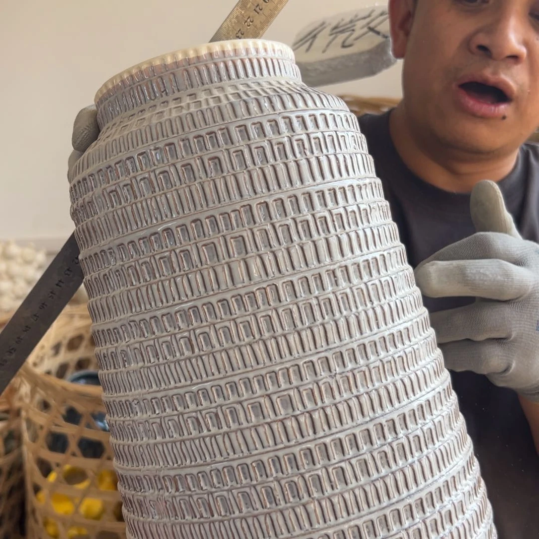 摆件85 号高中低温陶瓷工艺瓶（部分微瑕）