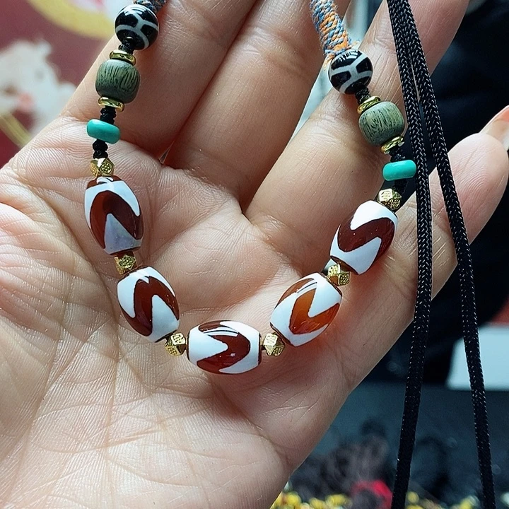 玛瑙/玉髓颈饰合金