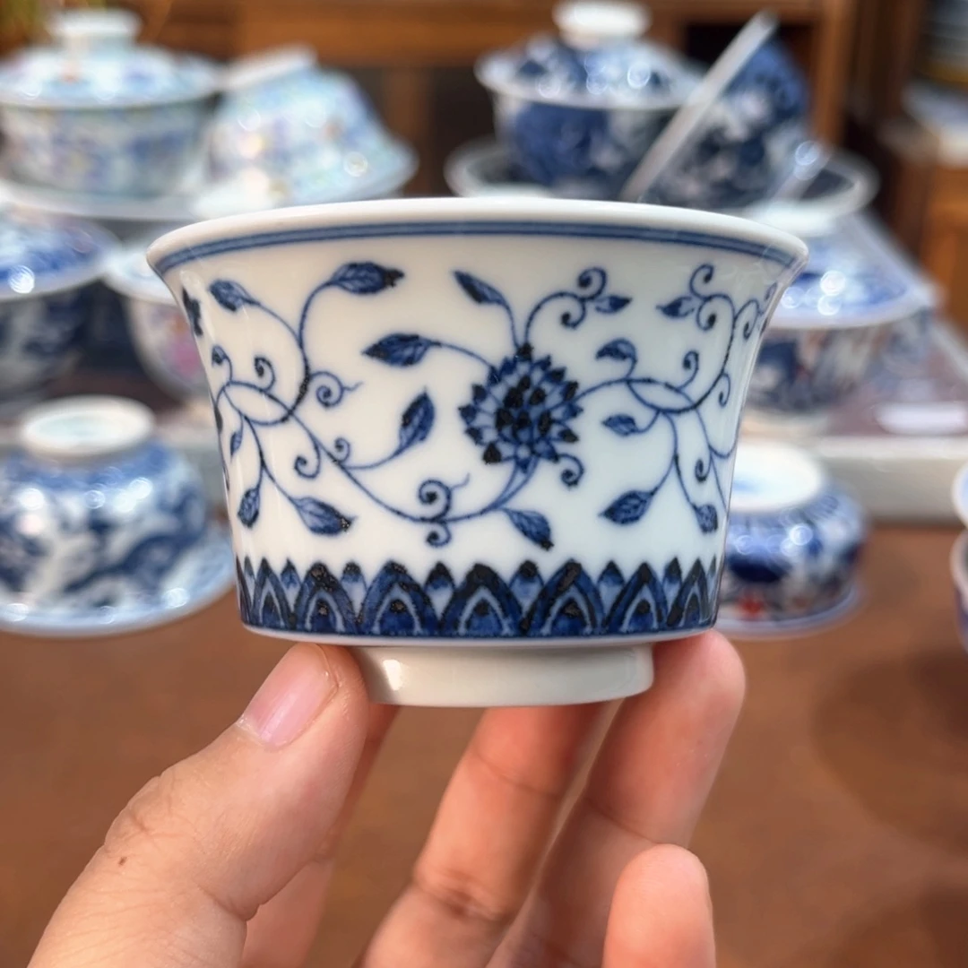 手工手绘柴窑青花三花主人杯