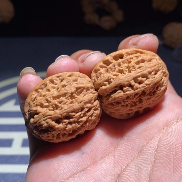 小***噜文玩核桃吊坠鸡心