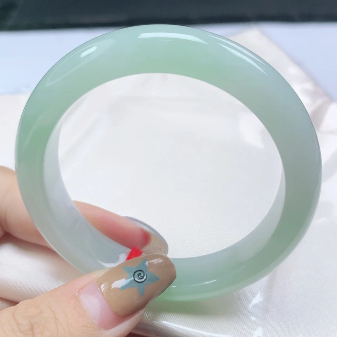 翡翠未镶嵌手镯翡翠52.0冰胶润果绿正圈
