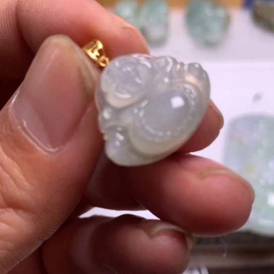 翡翠颈饰未镶嵌翡翠