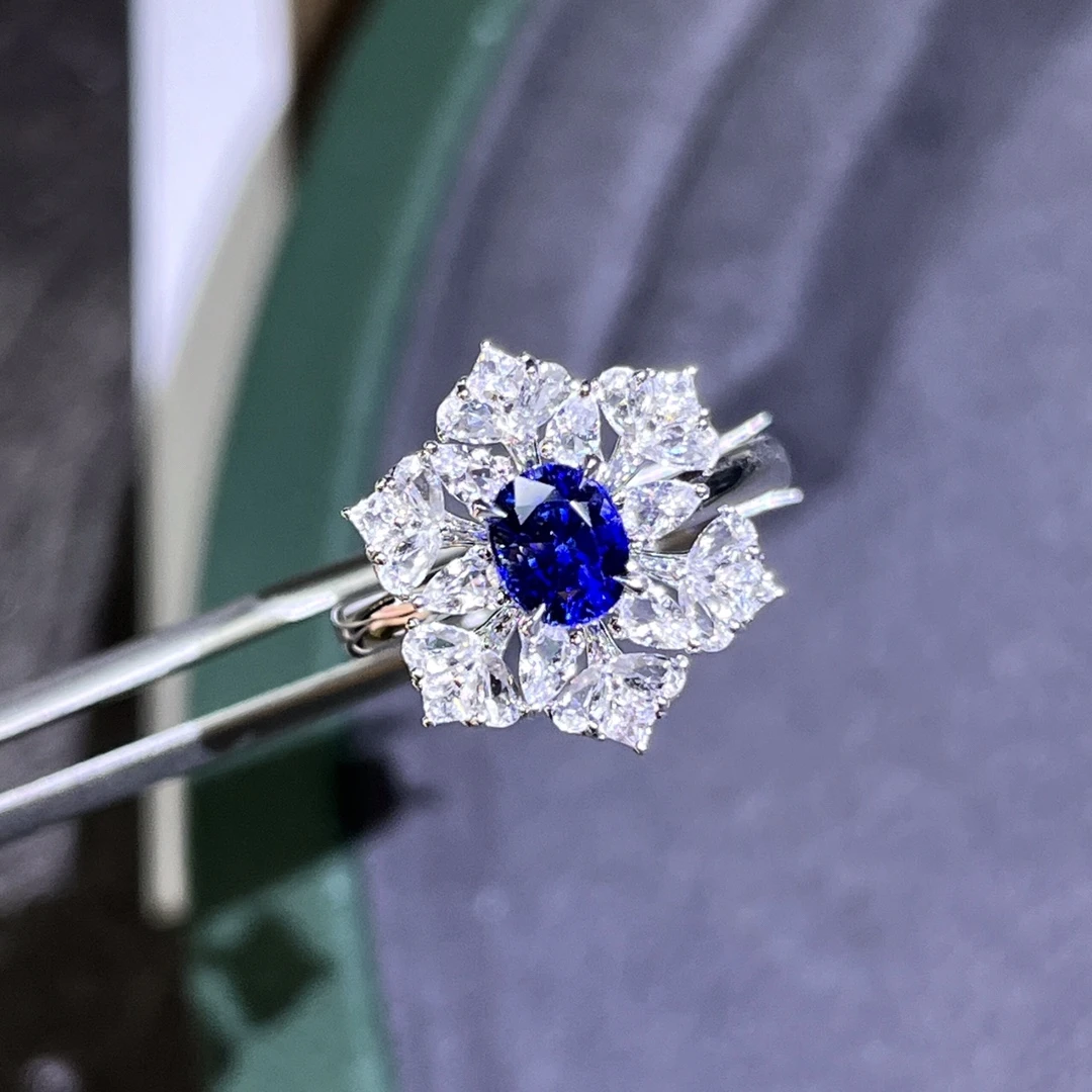 18K金镶嵌斯里兰卡天然皇家蓝蓝宝石戒指