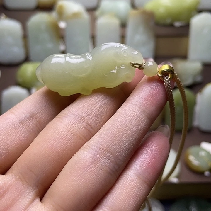 颈饰未镶嵌和田玉