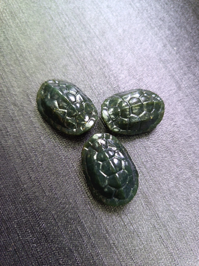 和田玉青玉富甲天下吊坠尺寸27x19x12（小号）多样性发一