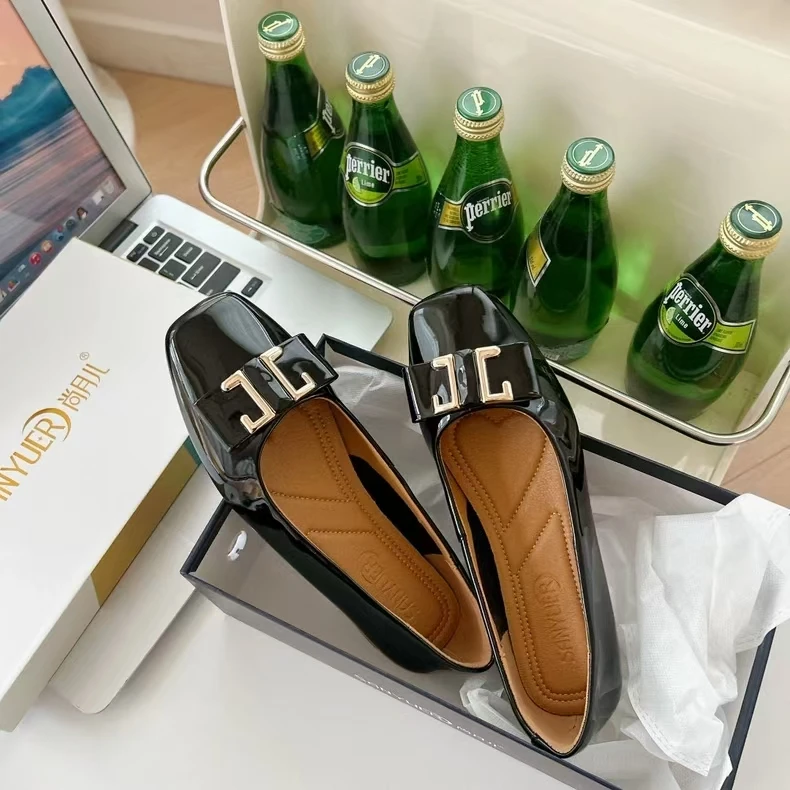 80161   新款舒适浅口平底百搭单鞋