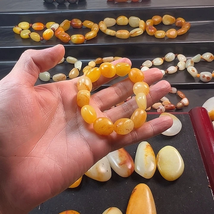 木***哥颈饰未镶嵌和田玉