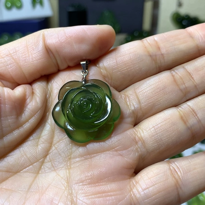 岫玉颈饰未镶嵌娟吊坠
