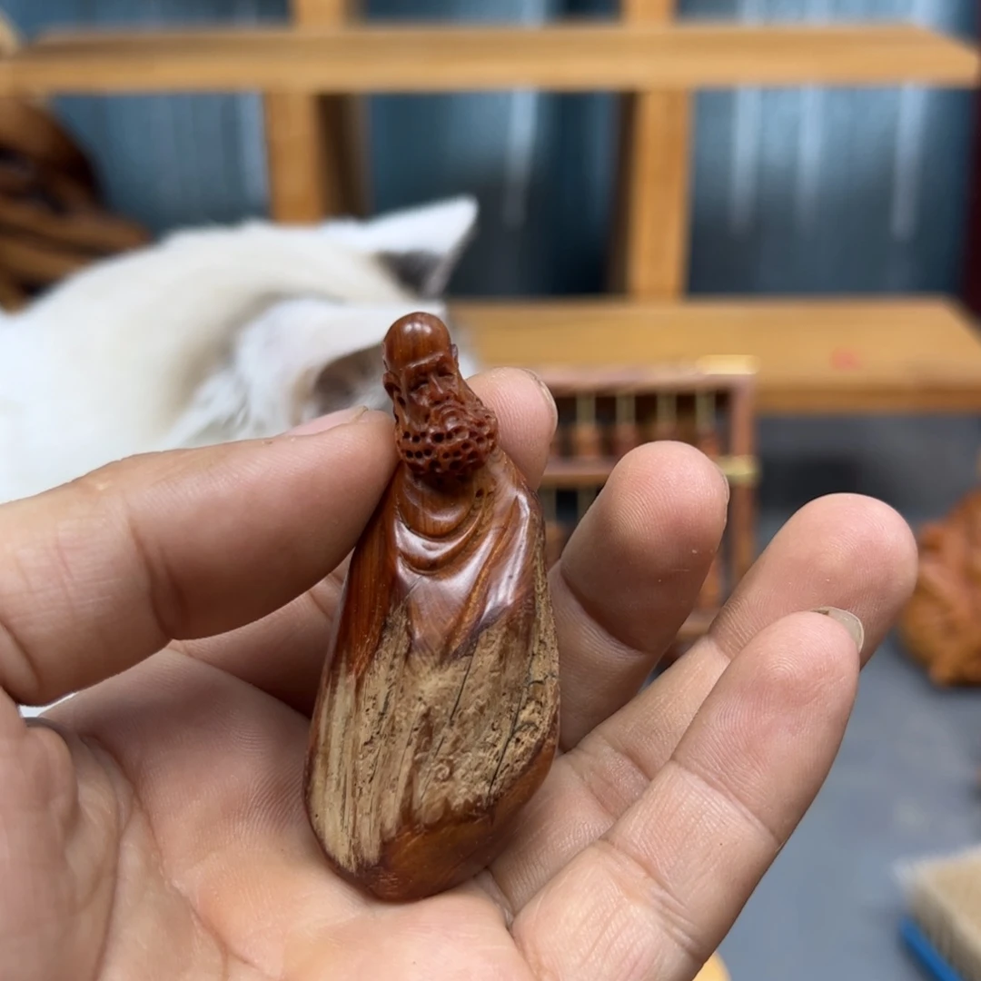 叶***）木崖柏木摆件手把件