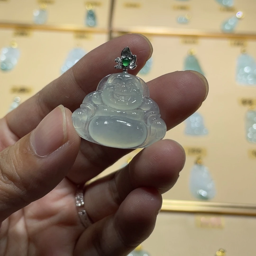 颈饰18K金镶嵌翡翠