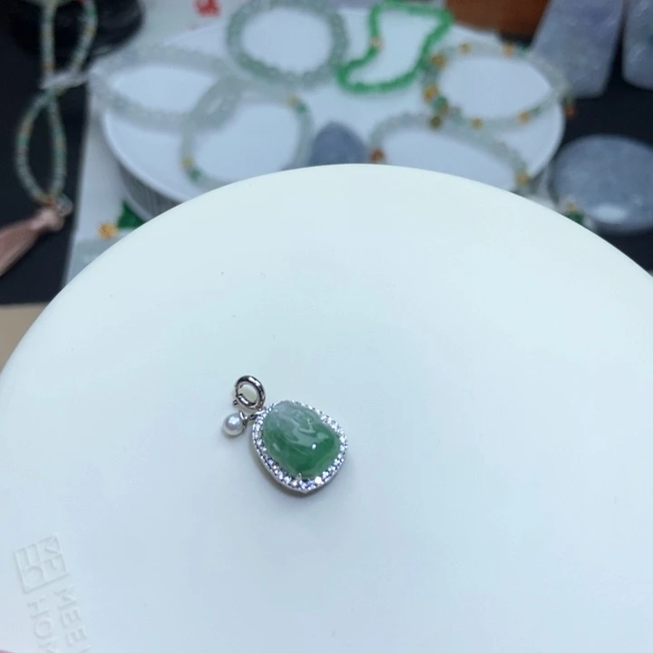 颈饰银S925镶嵌翡翠貔貅
